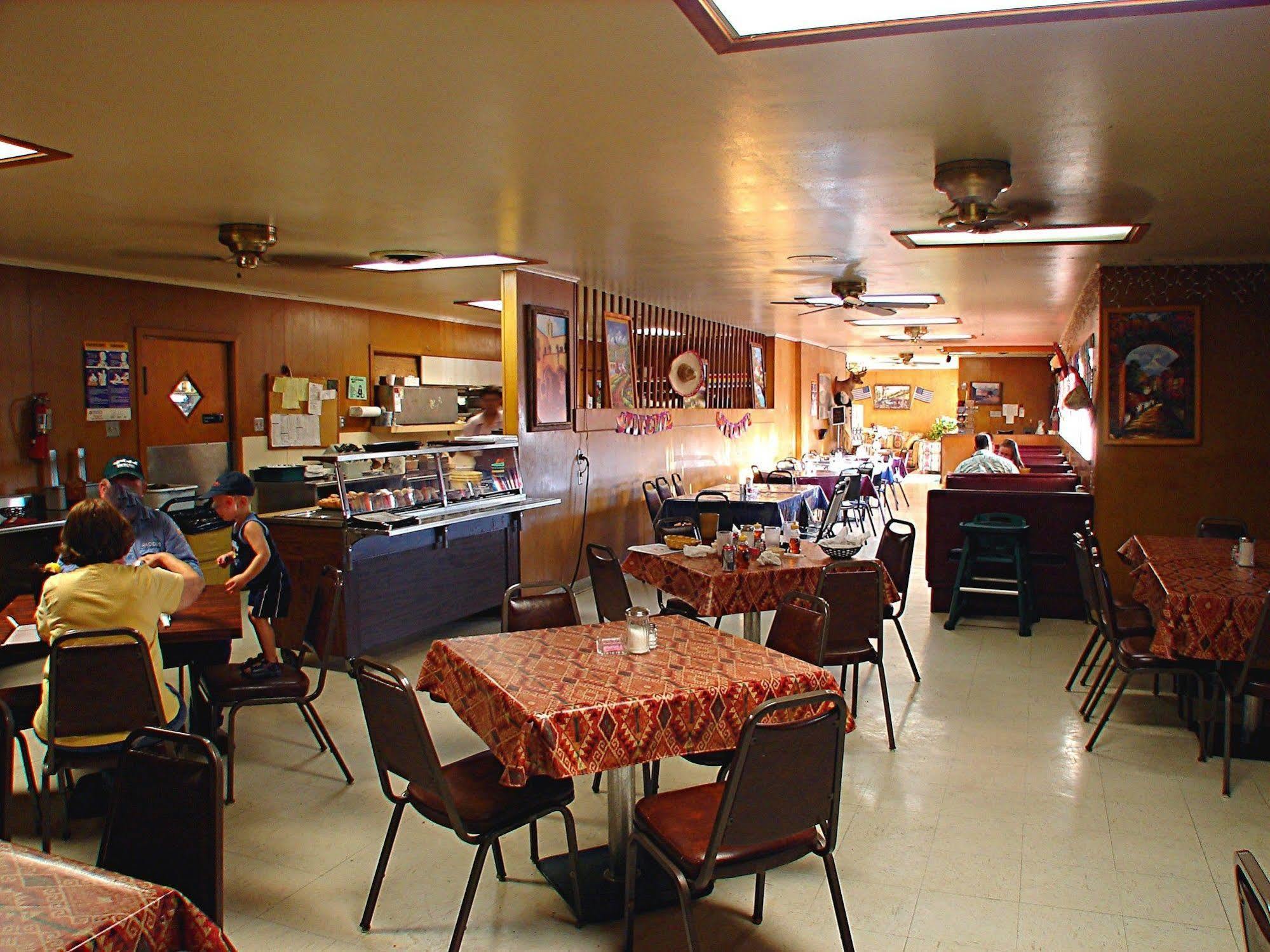 Lakeside Inn & Suites Mathis Restaurant photo